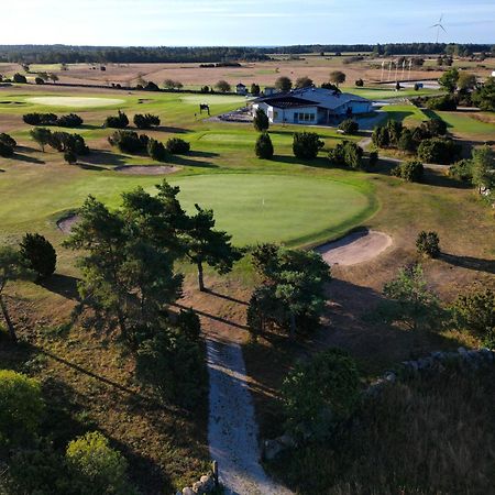 Naer Golfklubb Stugbyn Hotel Ljugarn ภายนอก รูปภาพ