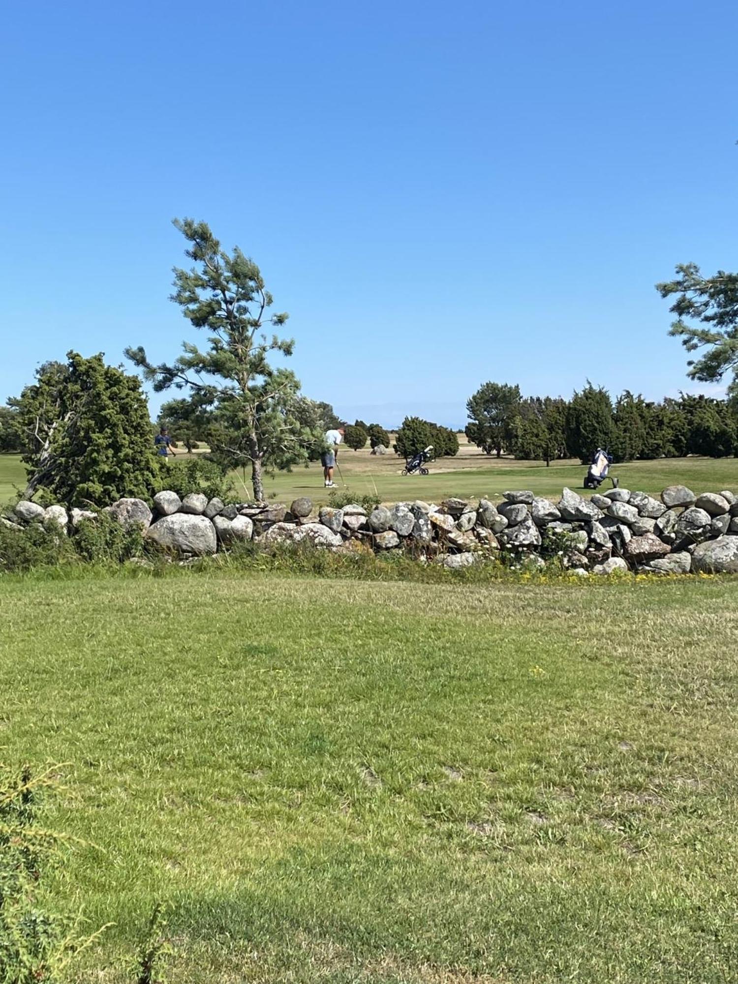 Naer Golfklubb Stugbyn Hotel Ljugarn ภายนอก รูปภาพ