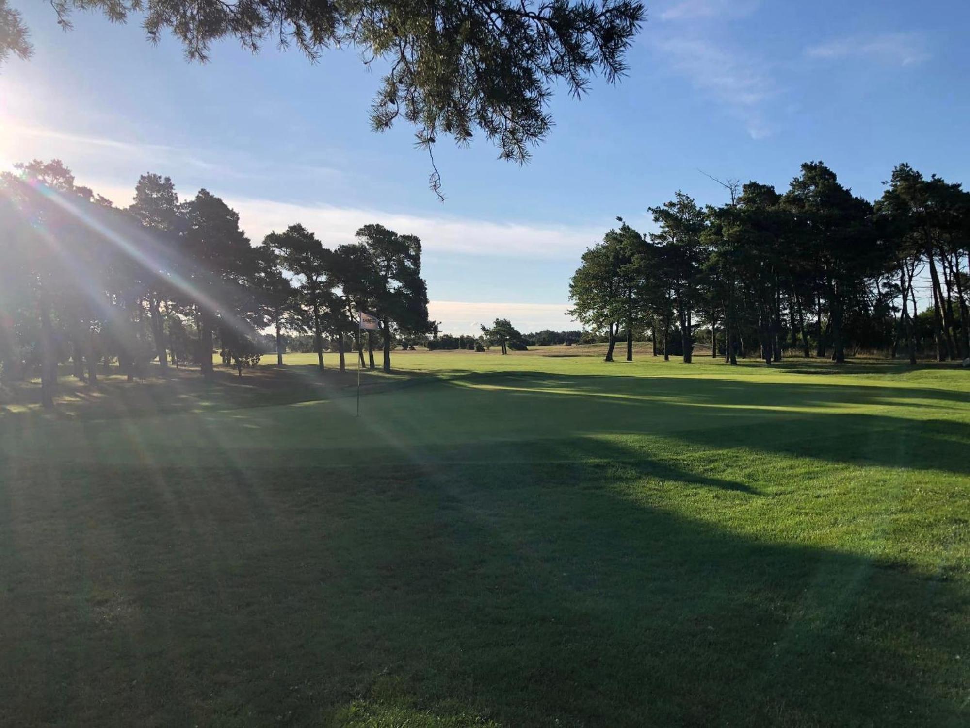 Naer Golfklubb Stugbyn Hotel Ljugarn ภายนอก รูปภาพ